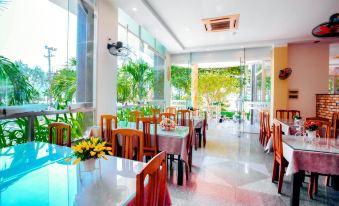 Y Linh Hotel