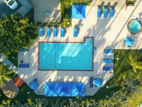 DoubleTree by Hilton Carson - Pools