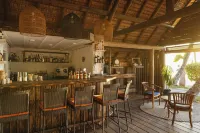 Constance Sakoa Boutik - bar