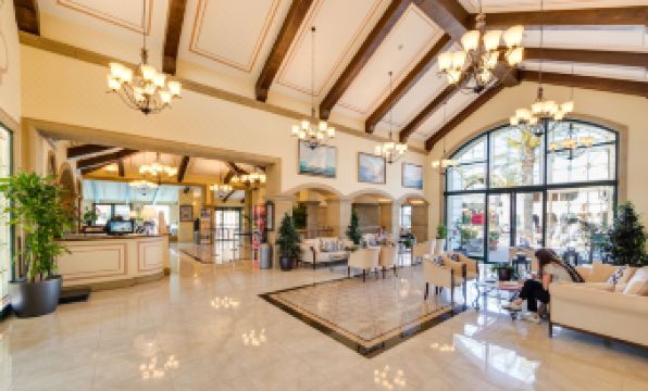 PortAventura Hotel Roulette - Unlimited access to PortAventura Park & 1 access to Ferrari Land