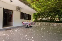 Apartments Jelka Hotels near Iga Lanterna