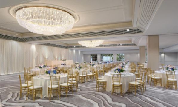 Hyatt Regency Waikiki Beach Resort & Spa