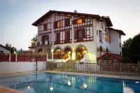 Hôtel & Résidence Vacances Bleues Orhoïtza - Pools