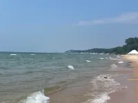 Cozy Summer Home Sleeps Up To 7 Within 5 Minutes Of Lake Michigan