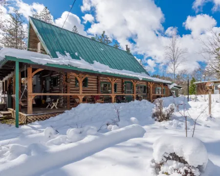 The Davies Family Inn Hotels in Placerville