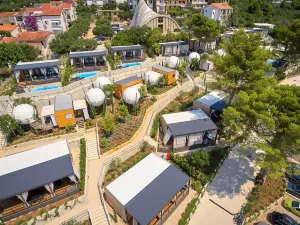 Medora Orbis Mobile Homes & Glamping