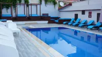 Street61 Apart Hotel - Yüzme Havuzu