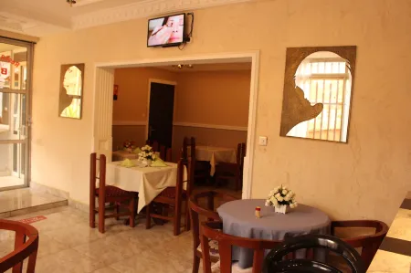 Indra Hotel Отели в г. Яунде