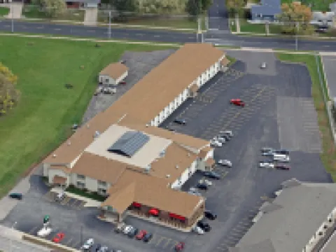 Woodfield Inn and Suites Hotels in Wood County