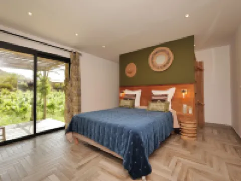 Domaine Pozzo di Mastri Hotels in Figari