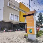 Emerald Hotel - parking