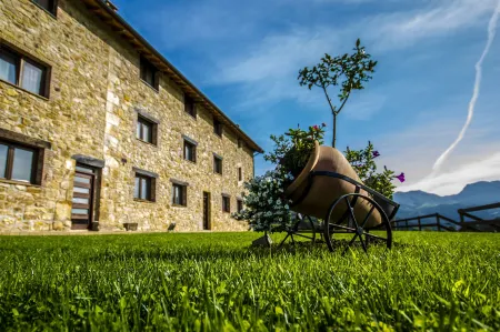 Apartamentos Baolafuente Отели в г. Расинес