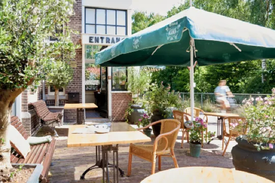 阿姆斯特爾芬站民宿