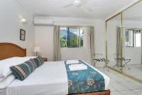 Hibiscus in Marlin Waters Palm Cove