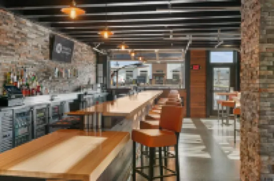 Cobblestone ホテル & スイーツ - リンデン