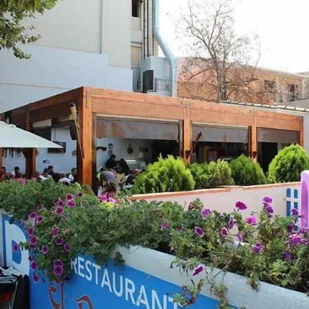 Hostal Emporda