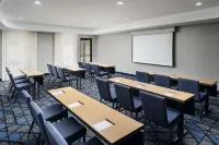 Courtyard Kingston Отели в г. Ольстер
