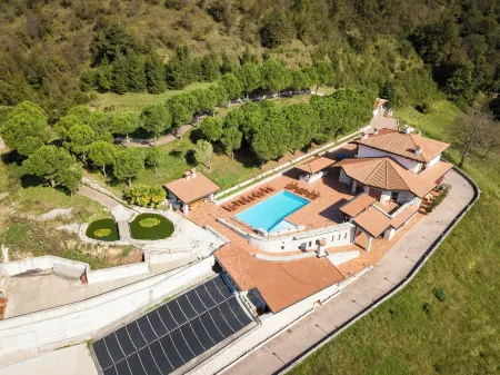 Resort Ninfea San Pellegrino Terme Отели в г. Бракка