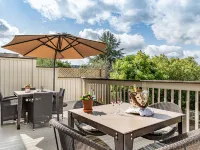 Lorne House Bed & Breakfast Hotels in Box