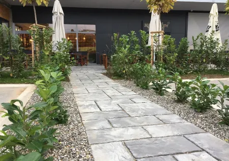 Urban Ring Hotel Отели рядом с достопримечательностью «Gozd strahov Sračje doline»