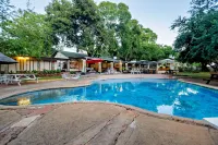 Shoestrings Backpackers Lodge Vic Falls - Pools