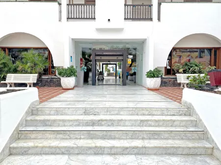 Blue Sea Apartamentos Callao Garden Отели в г. Кальяо Сальвахе