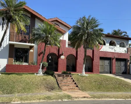 卡里阿利住宿加早餐旅館 埃雷迪亞酒店