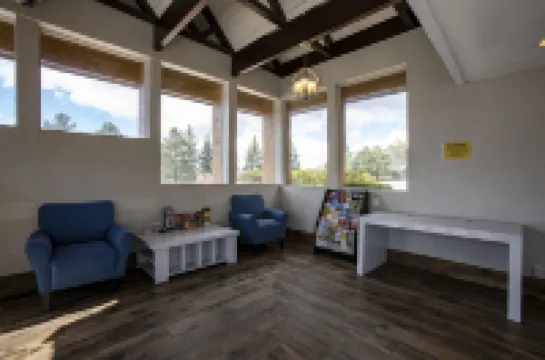 阿斯本費拉格爾斯塔夫大峽谷套房飯店