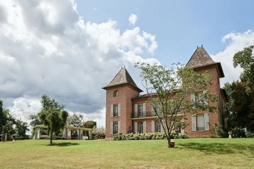 كاسل بوا ماري فنادق في Montauban