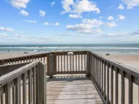 Ocean Front! Captains Quarters--2 bed 2 bath ocean front condo