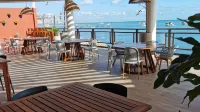 Seaflats Iate Plaza Hotel