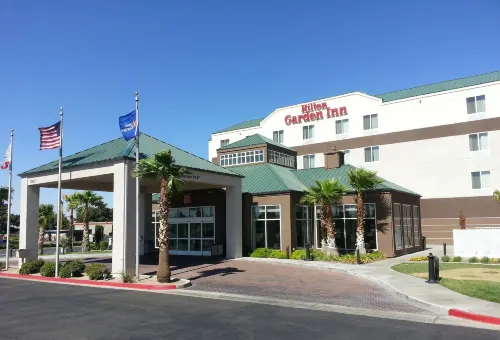 Hilton Garden Inn Victorville - parking