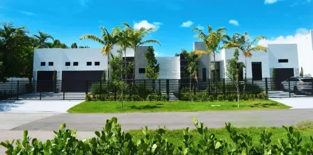 Men Only Clothing Option Guesthouse Near Wilton Manors Отели рядом с достопримечательностью «Museum of Discovery and Science»