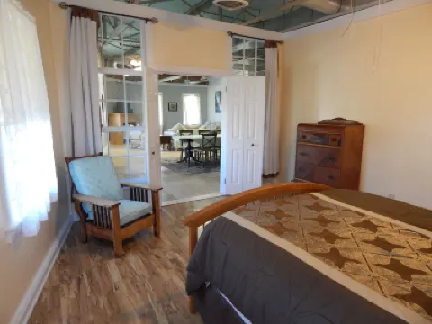 Salisbury Riverfront Lofts Hotels in 