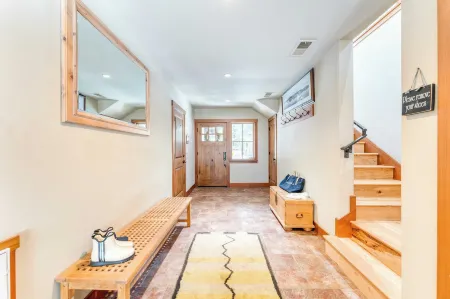 Ward Creek by AvantStay 5 Min Walk to Lake Deck