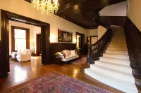 Louisville Bourbon Inn