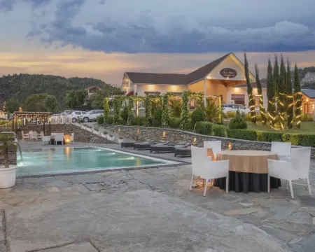 Chails Hamlet Hotels in Chail