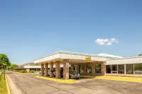 OYO Hotel Mona Lake Muskegon Hotels in Muskegon