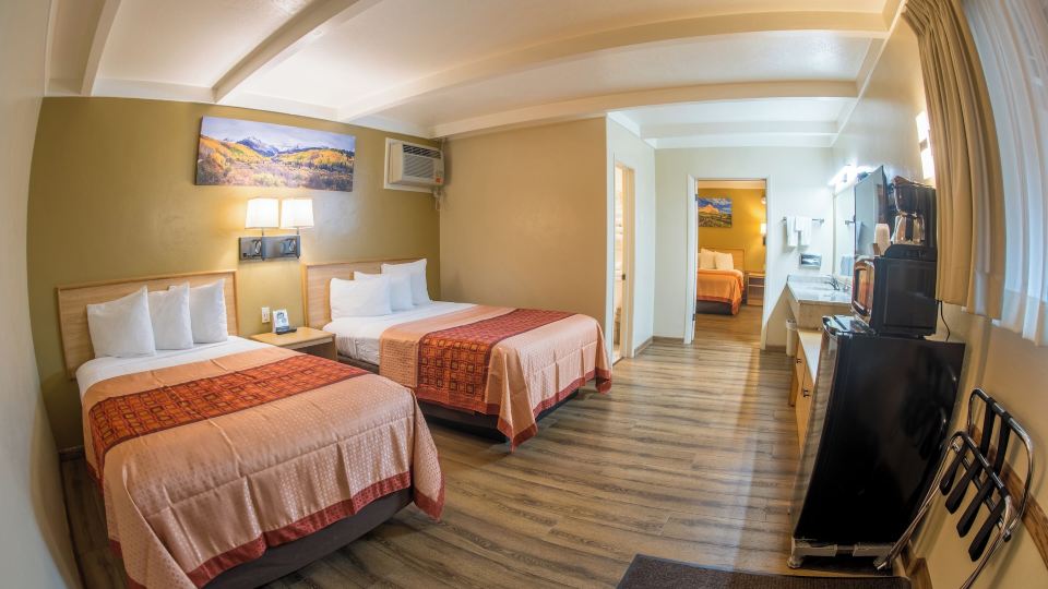 Glenwood Springs Cedar Lodge