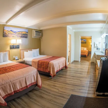 Glenwood Springs Cedar Lodge