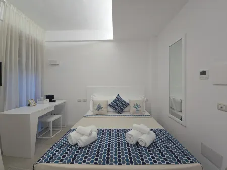 Capri Koral Guest House Отели рядом с достопримечательностью «Via Camerelle»