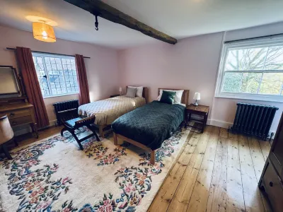 Huckleberry Farm - from 1000 Per Night Hotels near Laurel Garden Centre