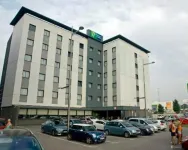 Holiday Inn Express CAMPO DE GIBRALTAR - BARRIOS by IHG - parkir