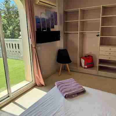 Villa piscine confort, barbecue Rooms