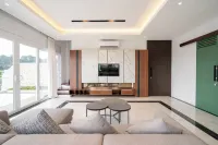 Royal Urban Resort