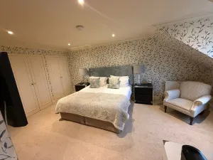 The Airds Hotel and Restaurant