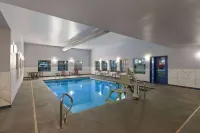 La Quinta Inn & Suites by Wyndham Olathe Hotels in Olathe