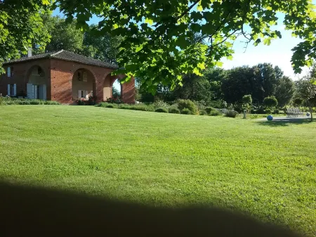 La Pasteliere Отели в г. Мирпуа-Сюр-Тарн