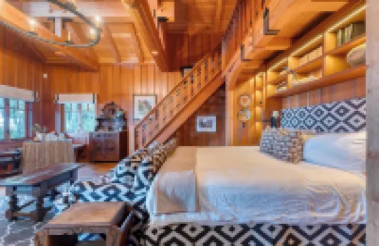 Homewood Lakefront by Avantstay Private Beach & Lake Access + Views! Hotels in Homewood