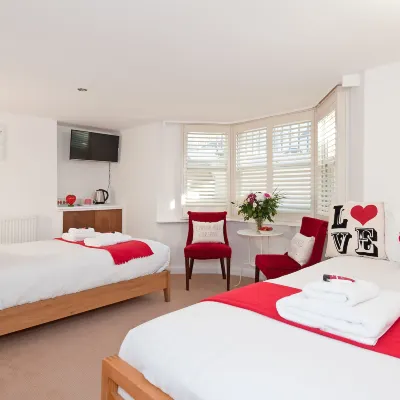 Strawberry Fields Hotels near SEA LIFE Brighton